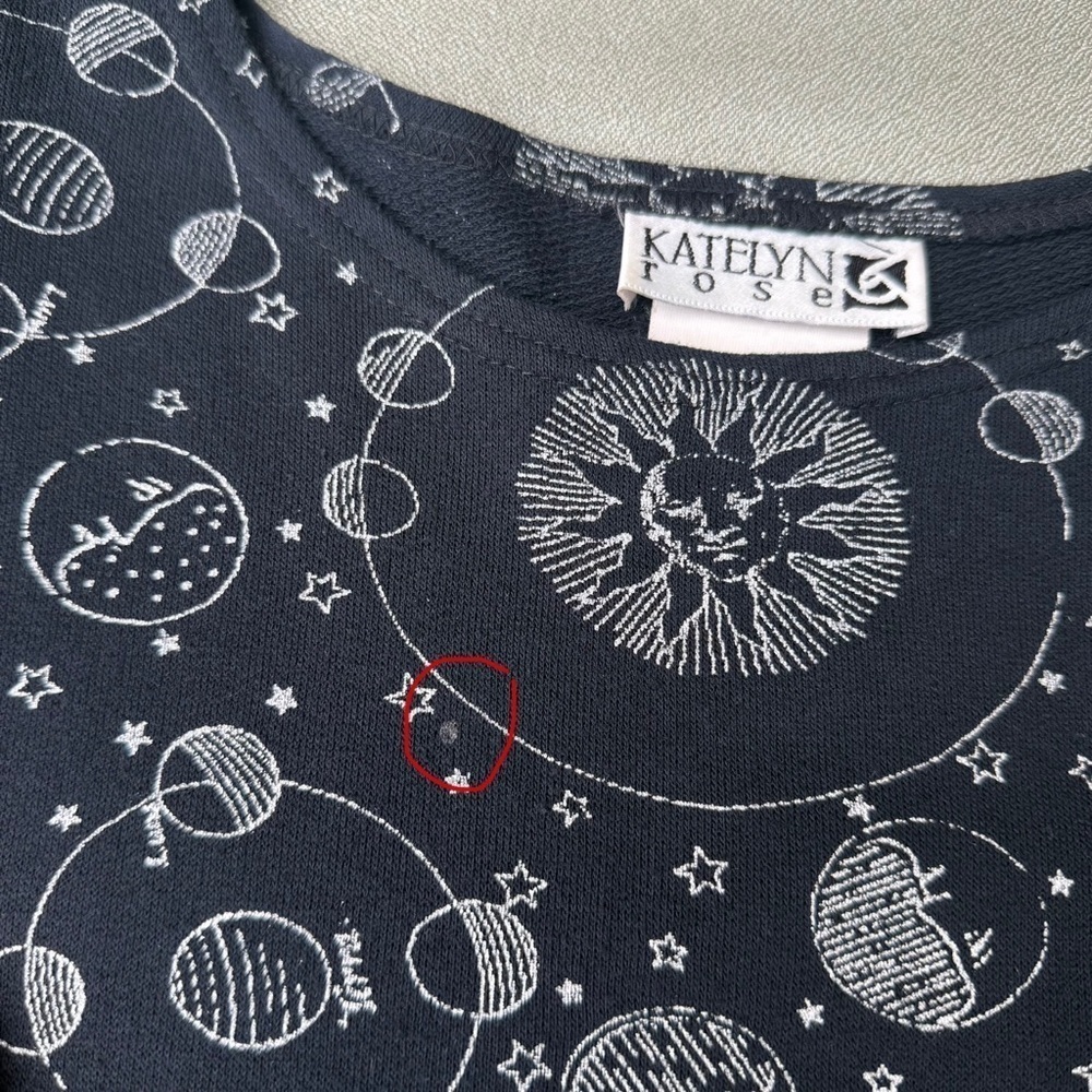 Vintage Katelyn Rose Women’s Black Moon Sun Planets Print Top Made In USA L - Picture 4 of 8